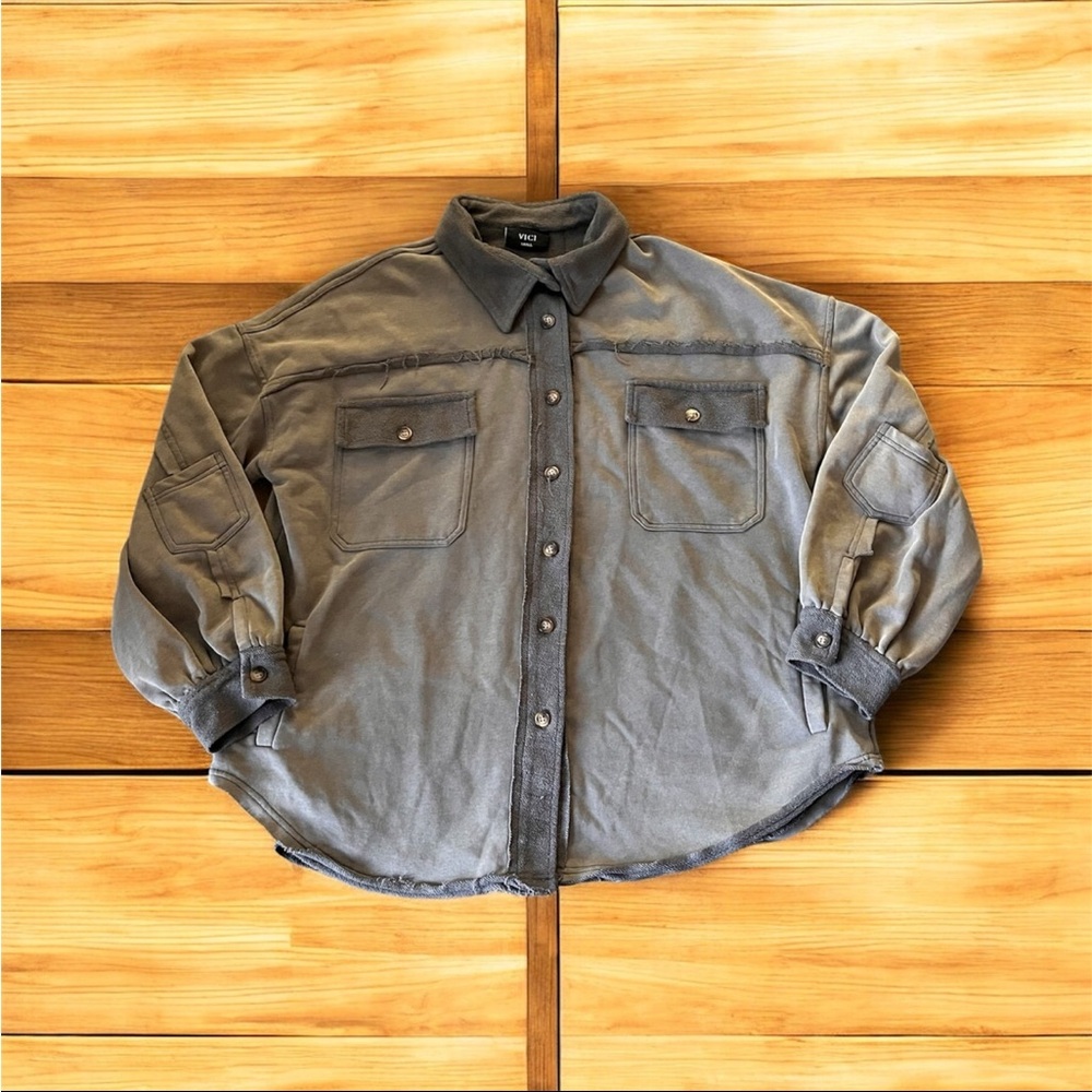 VICI Oversized Shacket Lightweight Jacket Button Front Pockets Women’s SMALL